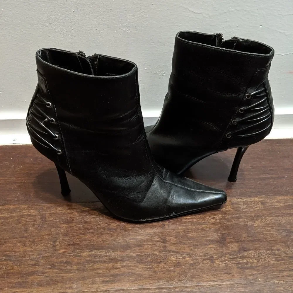 Baker's Samantha leather bootie black size 8